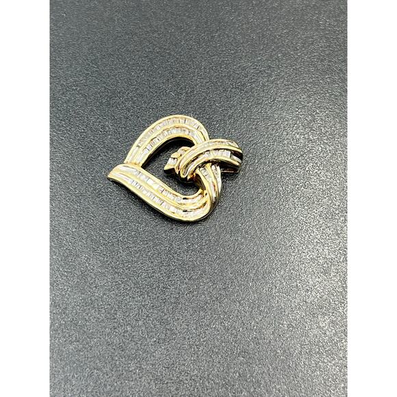 Designer Vintage 10k Yellow Gold .50
CTTW Baguette Diamond Heart Pendant - Picture 4 of 15